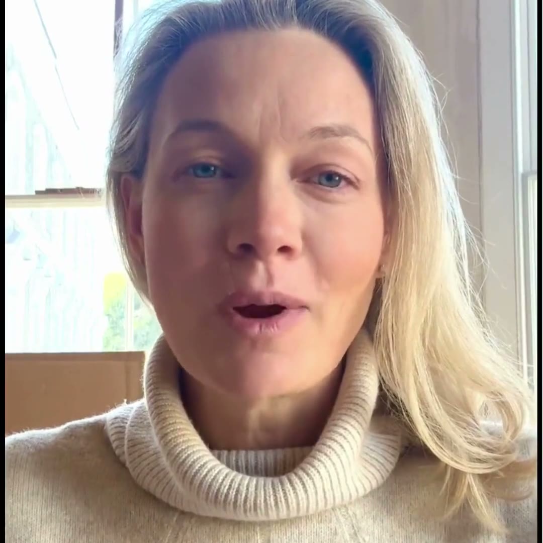 Eleanor from Robyn Skincare testimonial still